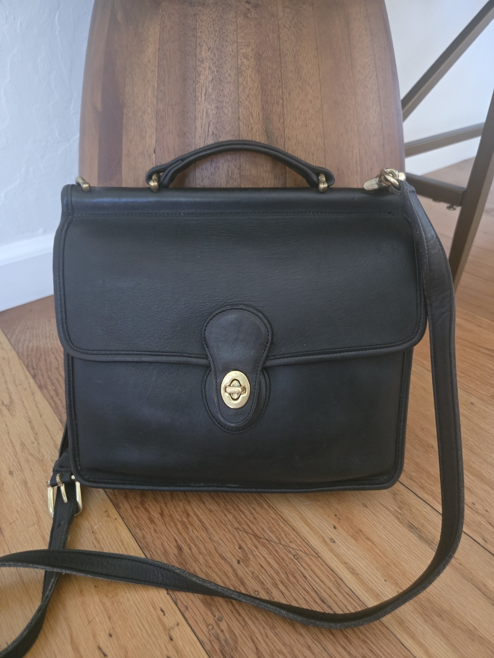 Vintage Coach Willis 9927